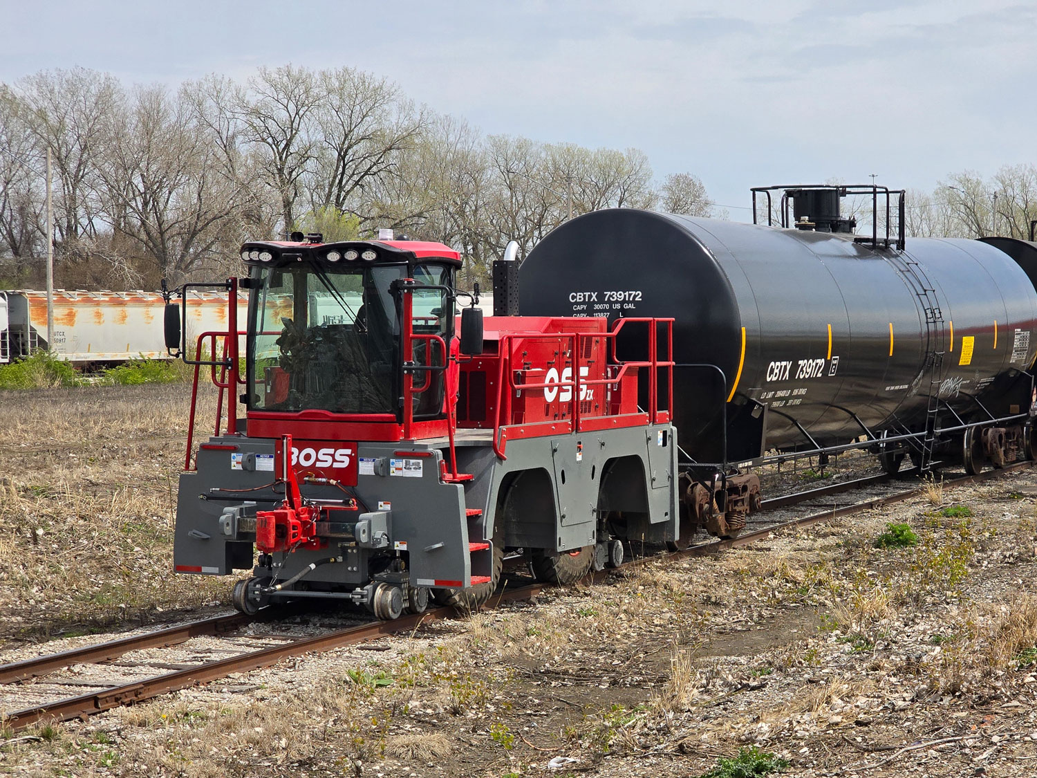クッション IC & Diesel Railcar Movers - H&K Equipment